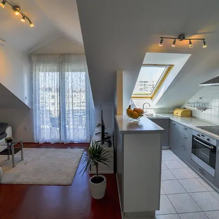 Ivan With Garage Place Apartment Split